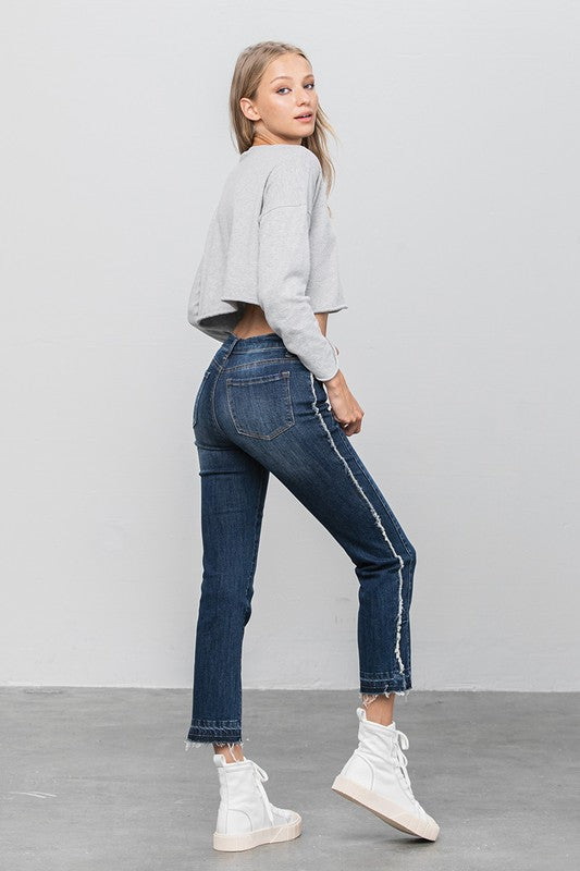 Frayed Hem Cropped Straight Jeans